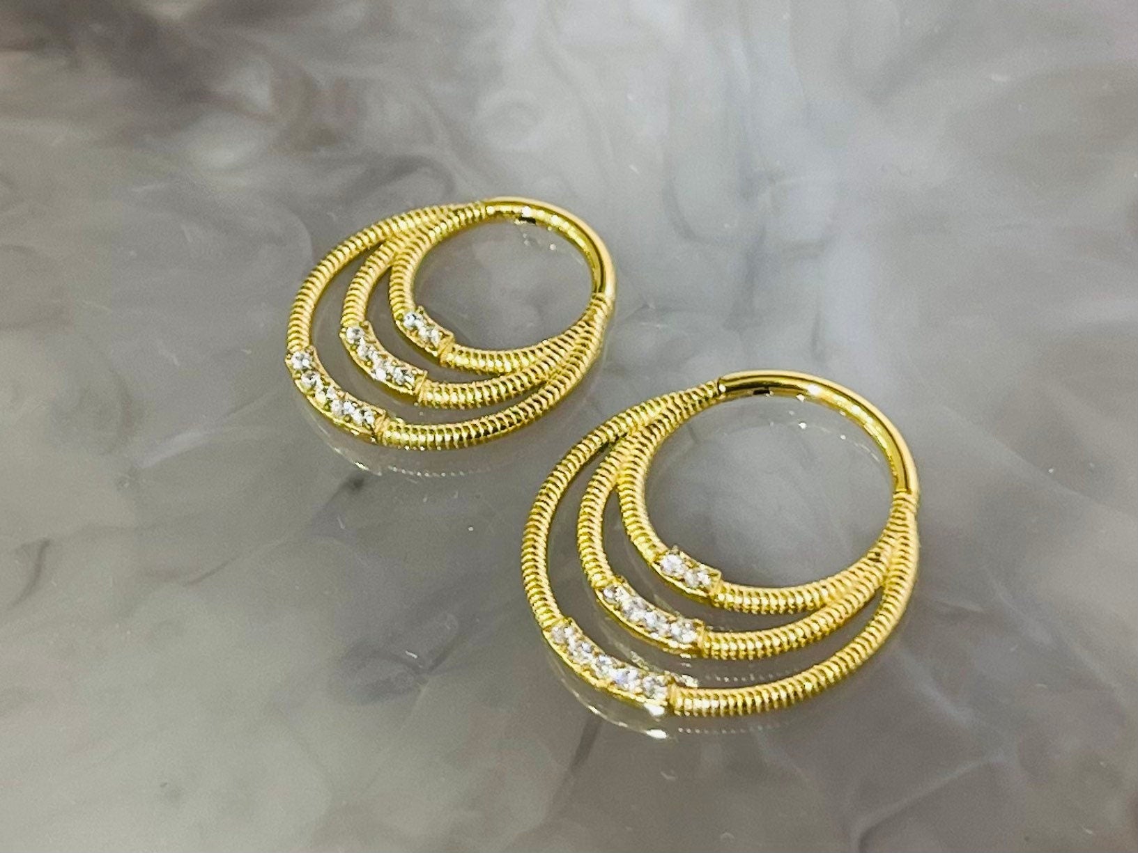 16G Gold Triple Row with Clear Stones Seamless Hinged Septum Clicker Ring. Septum Piercing. Nose Ring