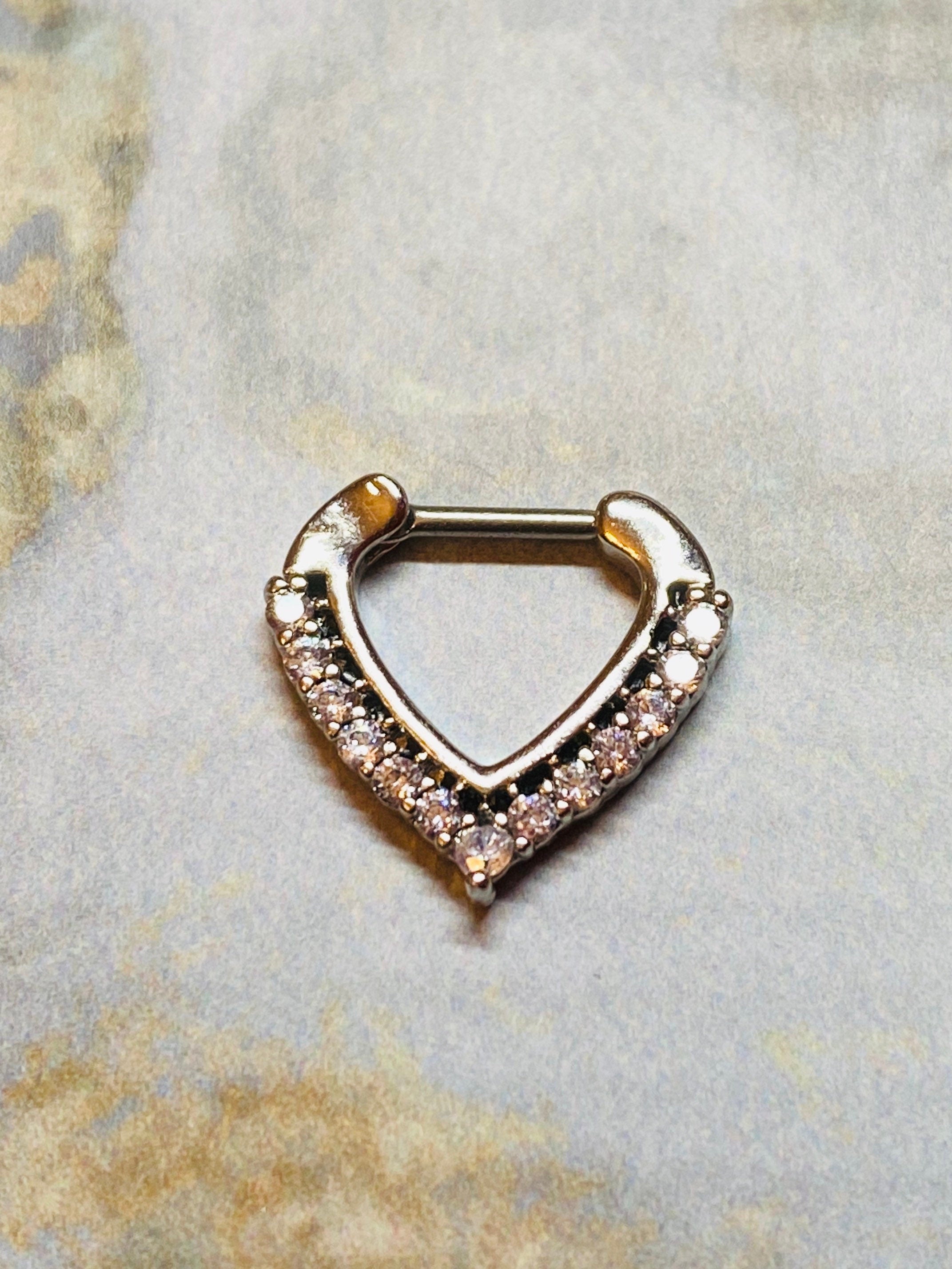 16G Clear Gems Paved Chevron Shape Septum Clicker. Septum Ring. Septum Piercing. Septum Clicker