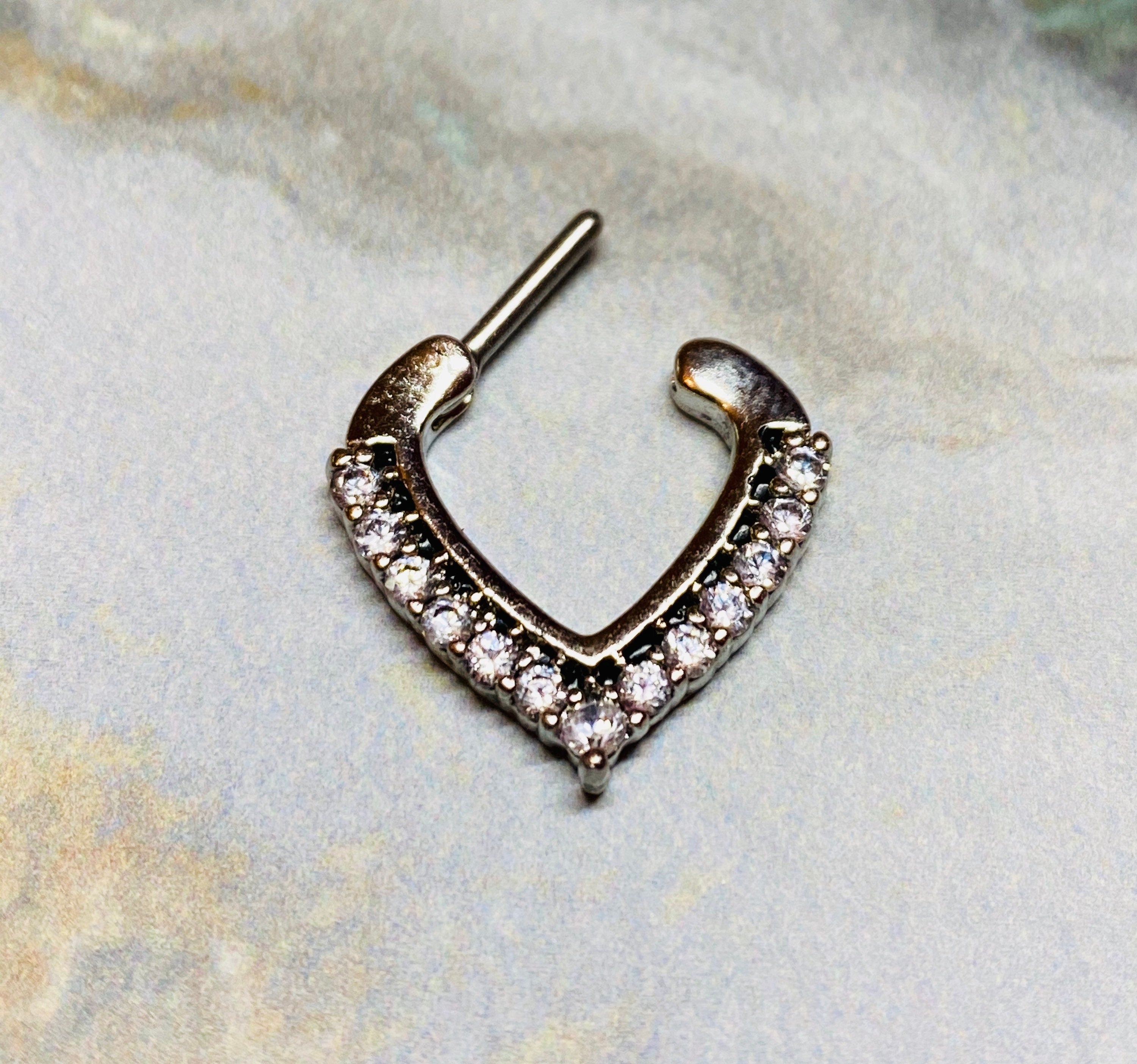 16G Clear Gems Paved Chevron Shape Septum Clicker. Septum Ring. Septum Piercing. Septum Clicker