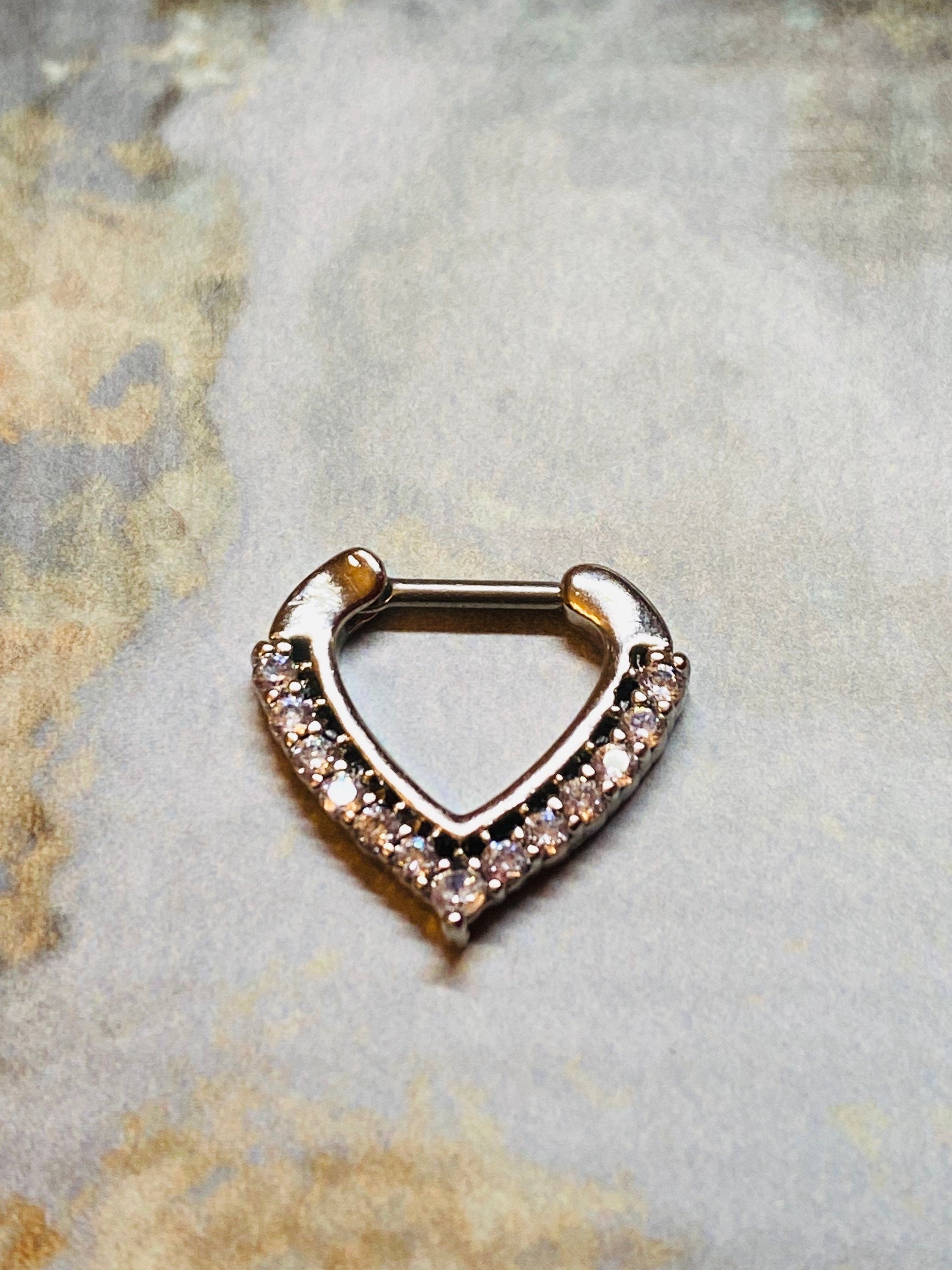 16G Clear Gems Paved Chevron Shape Septum Clicker. Septum Ring. Septum Piercing. Septum Clicker