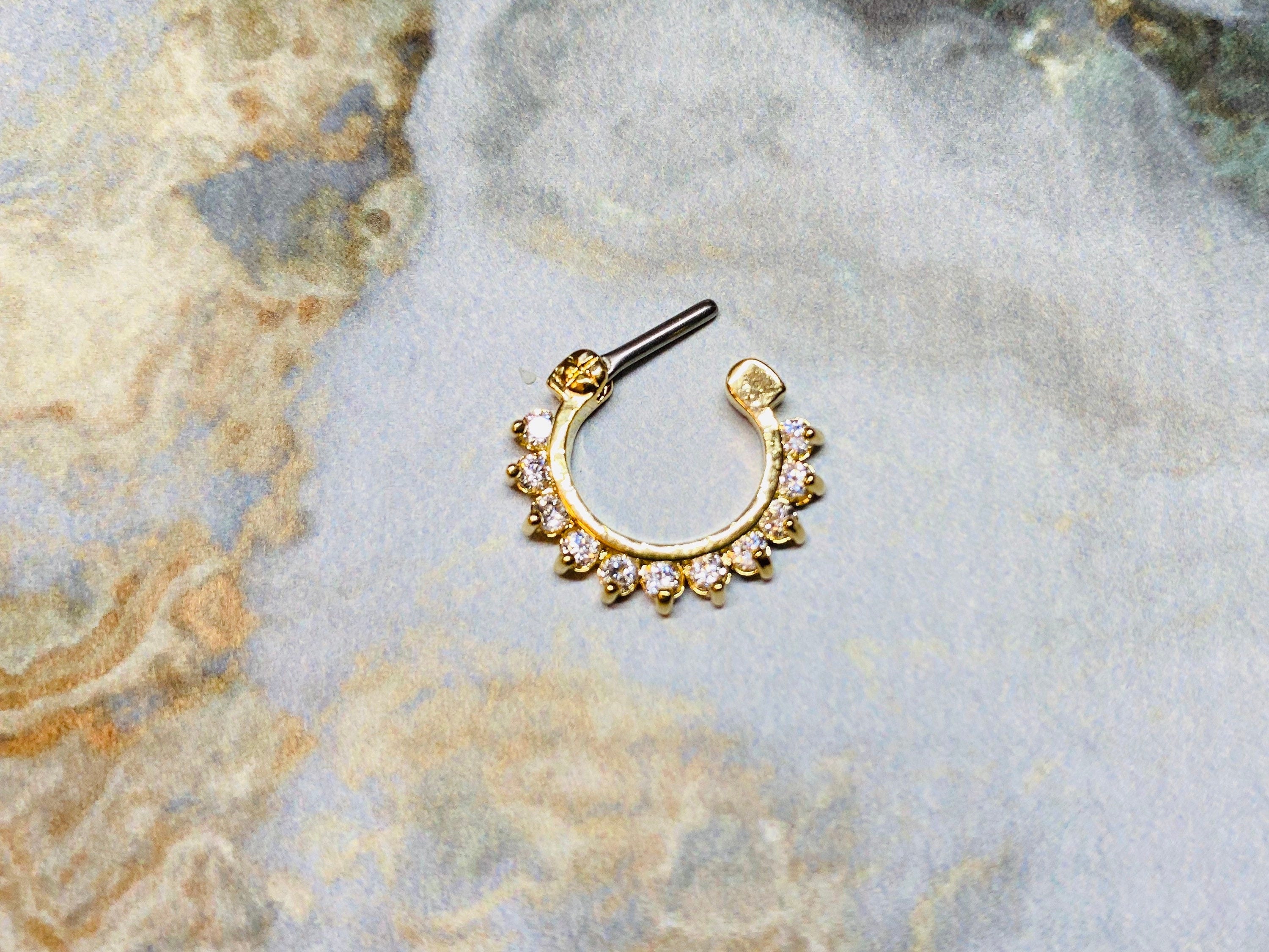 16G Gold Single Line Pronged Septum Clicker. Septum Ring. Septum Piercing. Septum Jewelry.