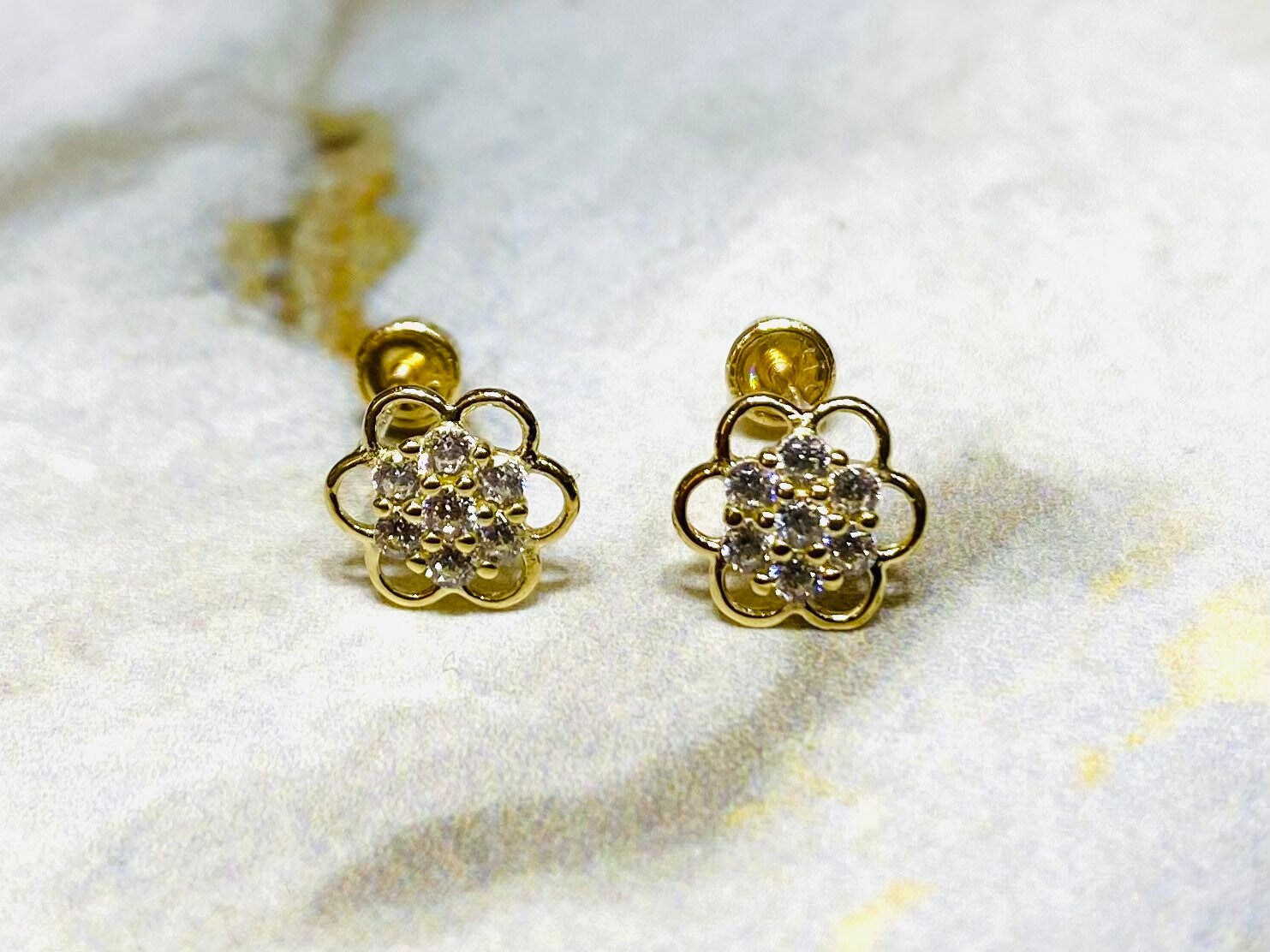 14K Real Gold Dainty Screw Back Flower Earrings with Clear Stones. 14K Stud Earrings. Gold Screw Back Earrings