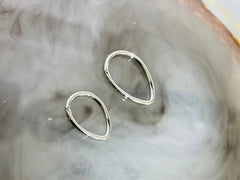 16G Silver Teardrop Surgical Steel Hinged Septum Clicker Ring.