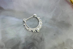 16G Silver Plain Multi Hearts Septum Clicker Ring. Septum Piercing. Septum Ring. Nose Ring. Nose Piercing.