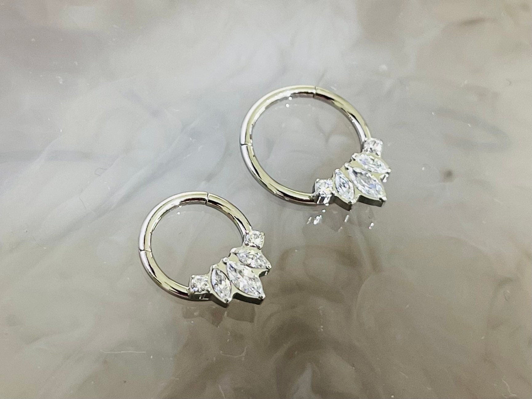 16G Silver Sparkling Marquise Stones Seamless Hinged Septum Clicker Ring