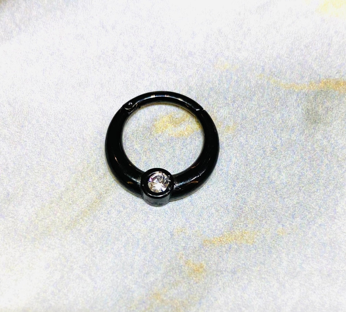 16G Black Clear Center Stone Hinged Clicker Hoop for Septum, Cartlilage, Tragus & More..