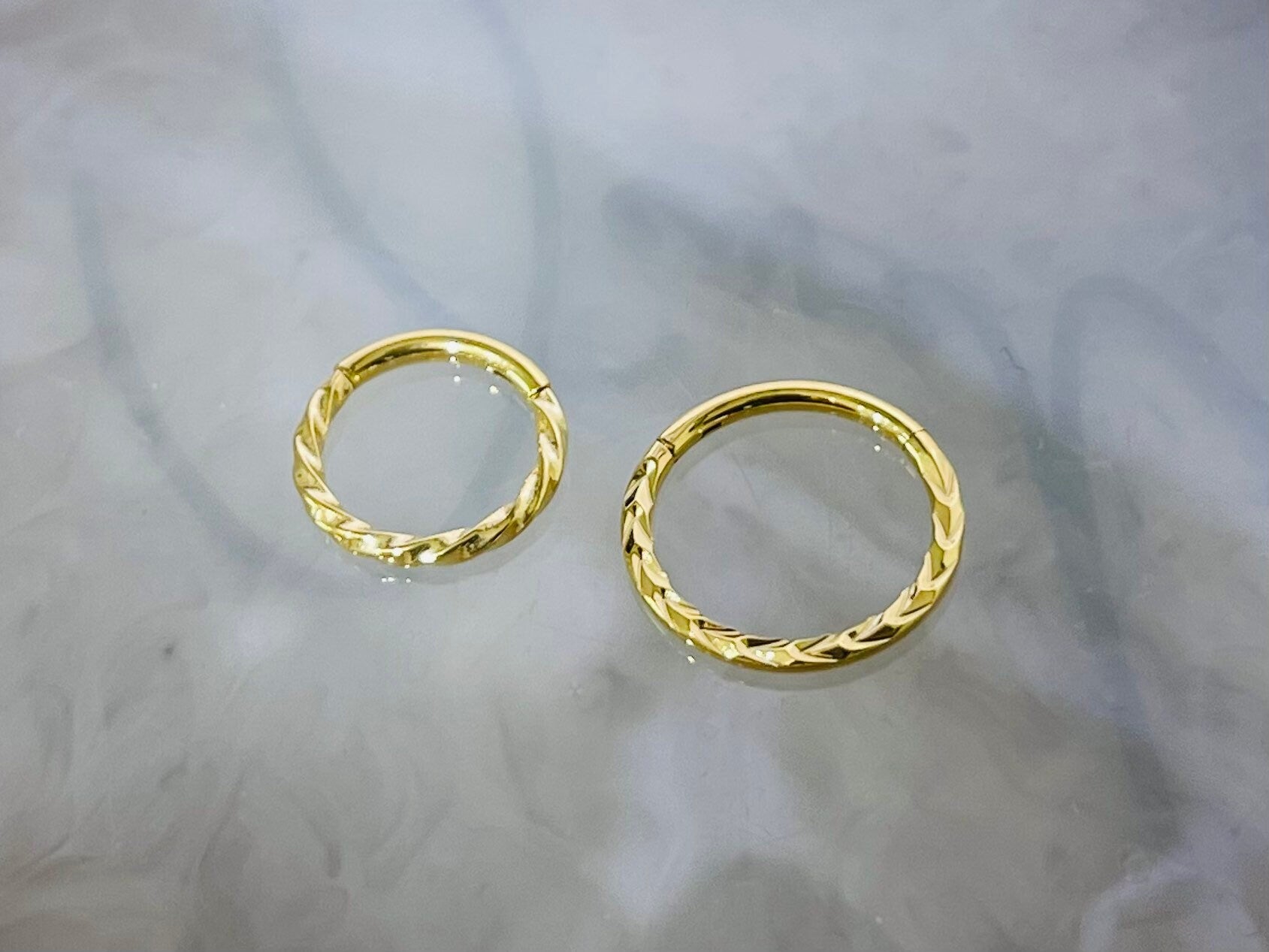 16G Gold Twisted Design Hinged Septum Tragus Cartilage Clicker Ring