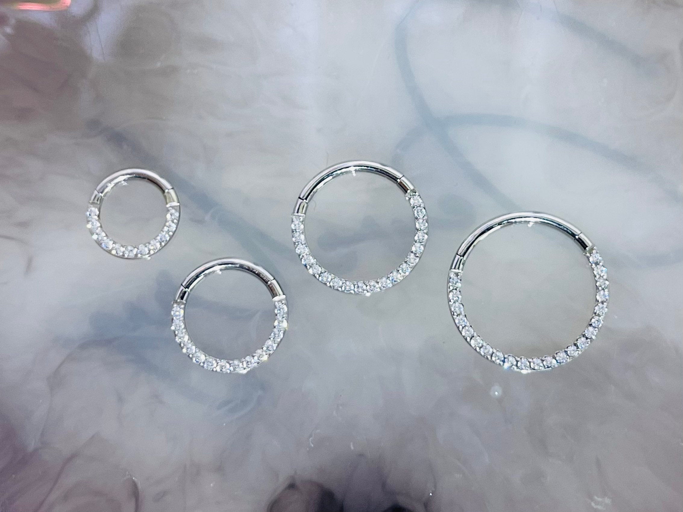 18G & 16G Silver Super Dainty Clear Gem Hinged Septum Clicker Ring. Septum Piercing. Nose Piercing. Cartilage Ring.