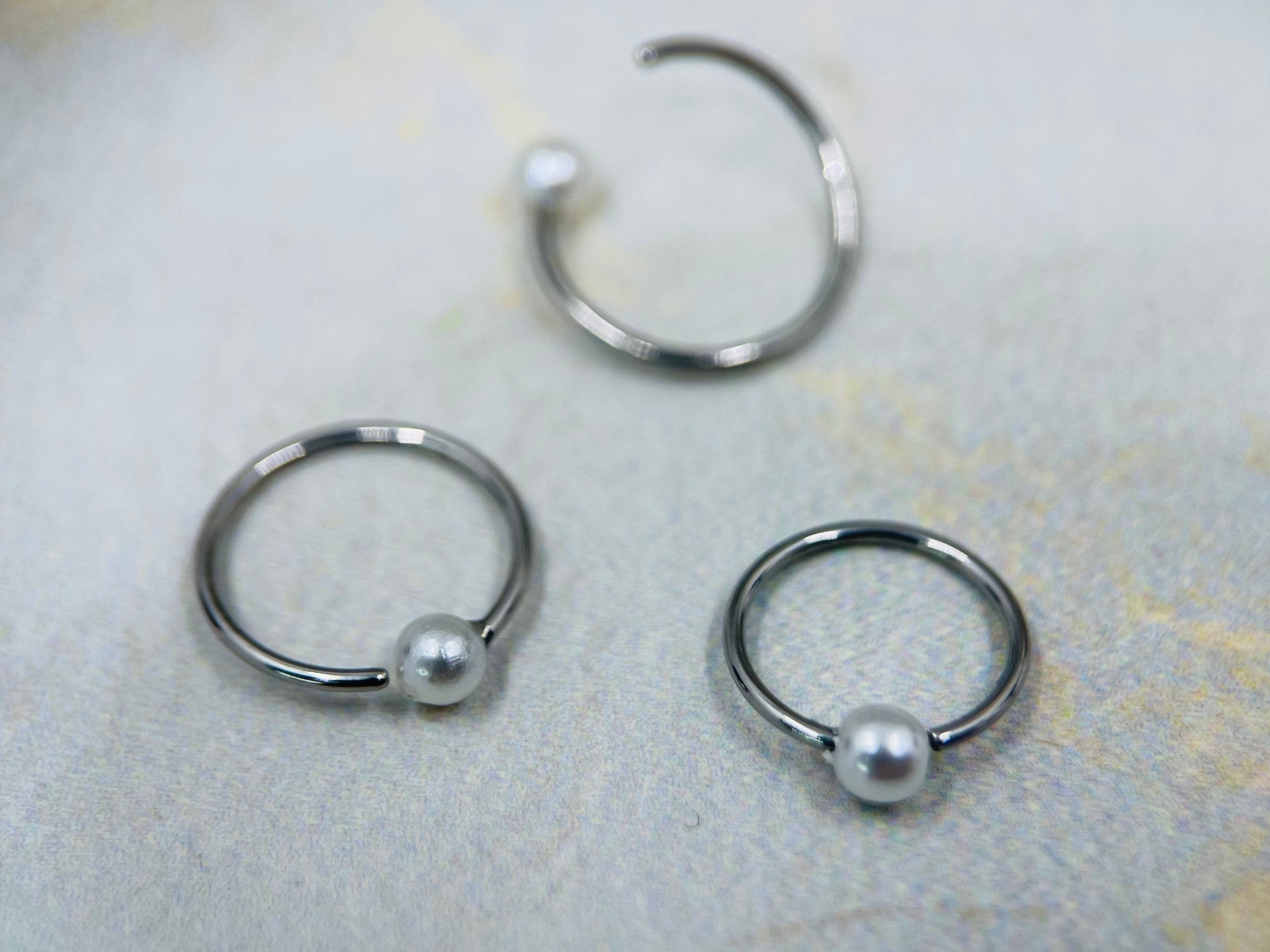 20G Dainty Minimal White Pearl Bendable Nose Hoop Ring • Cartilage Ring • Tragus Piercing • Nose Piercing